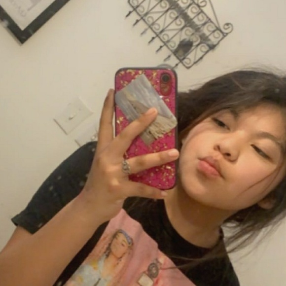 Meet your Posher, Lorena - Picture 1 of 1